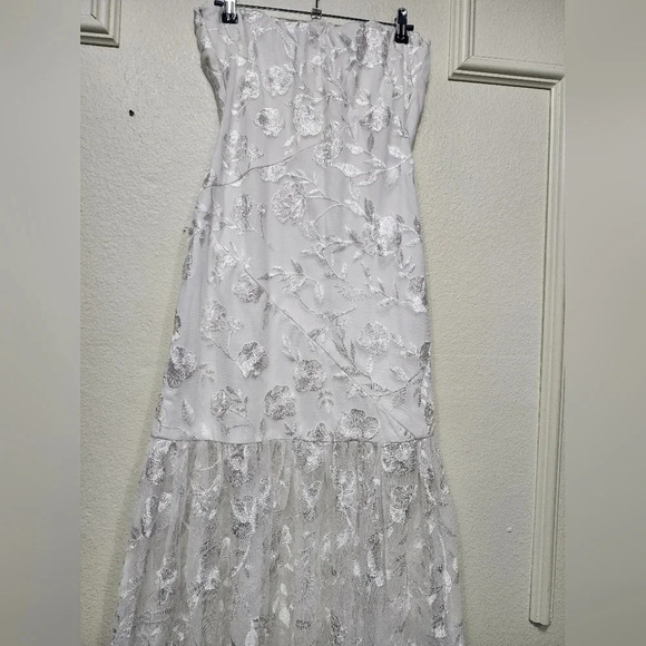 Lulu's Angelic Mood White Floral Embroidered Strapless Maxi Dress L Wedding NWOT - Picture 10 of 11